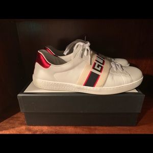 Men’s Gucci Ace sneakers seize 10.5